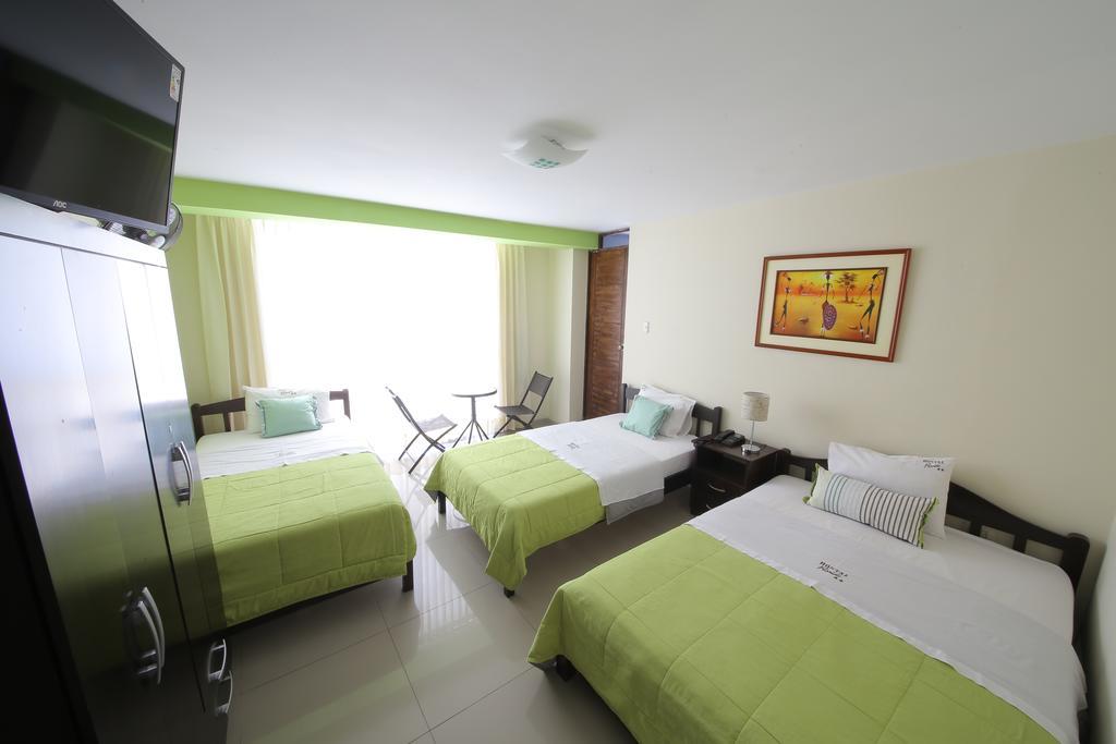 Hostal Florida تشيكلايو الغرفة الصورة
