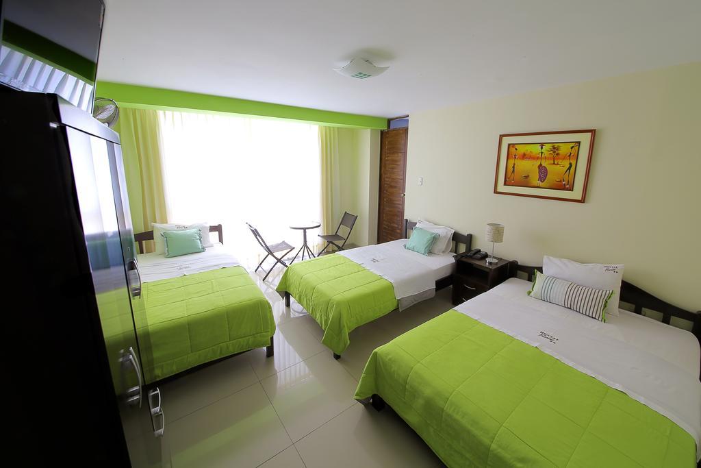 Hostal Florida تشيكلايو الغرفة الصورة