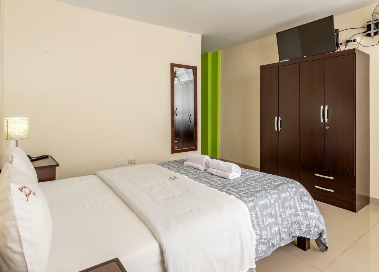 Hostal Florida تشيكلايو المظهر الخارجي الصورة